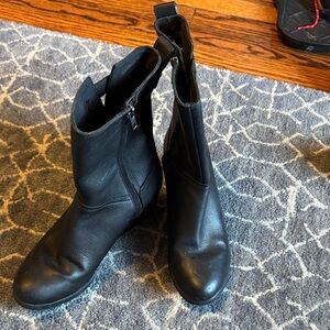 Ugg Sz 9 women’s winter  Black Leather Boots